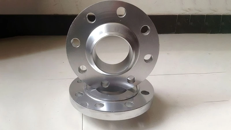 Flat welding flange