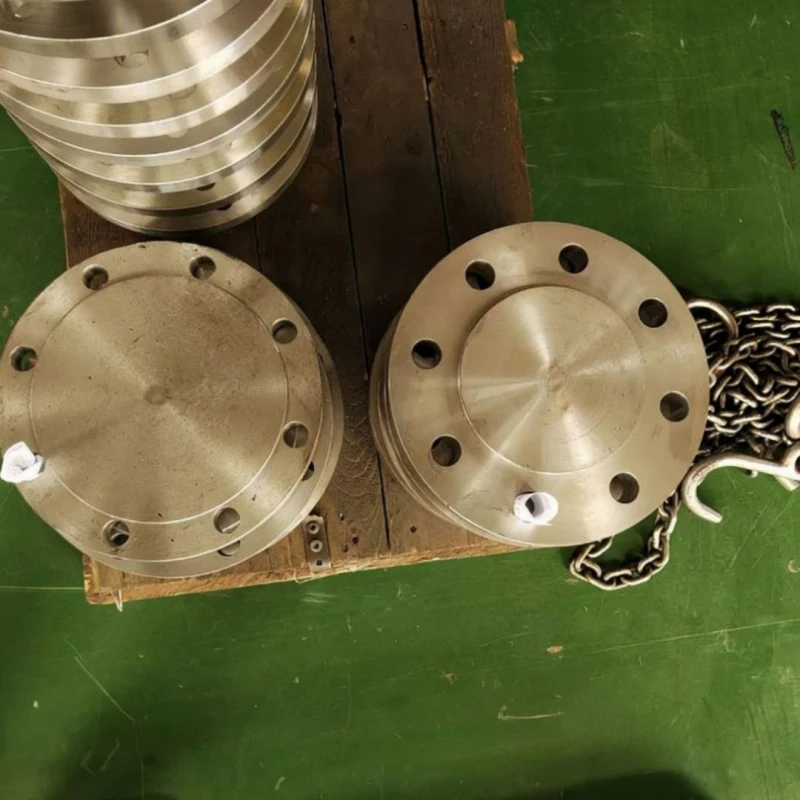 B-shaped tube plate flange