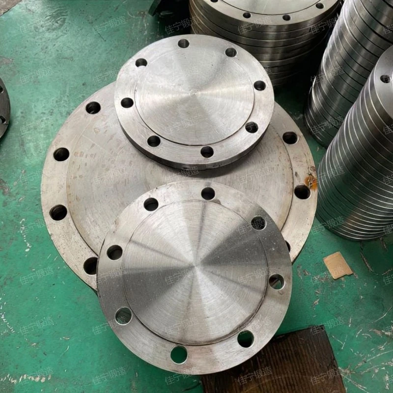 Manhole cover blind flange