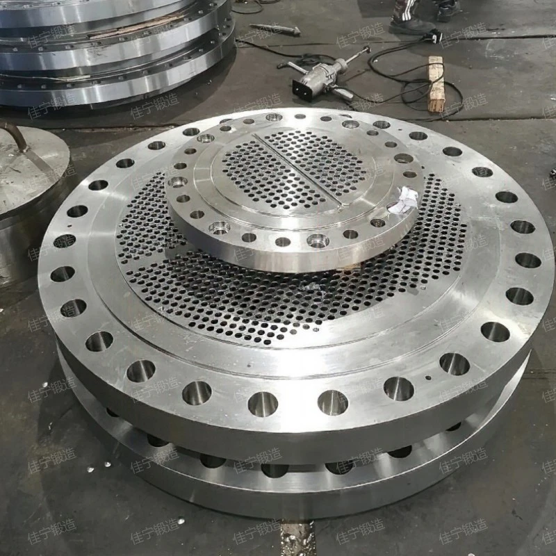 Manhole cover blind flange
