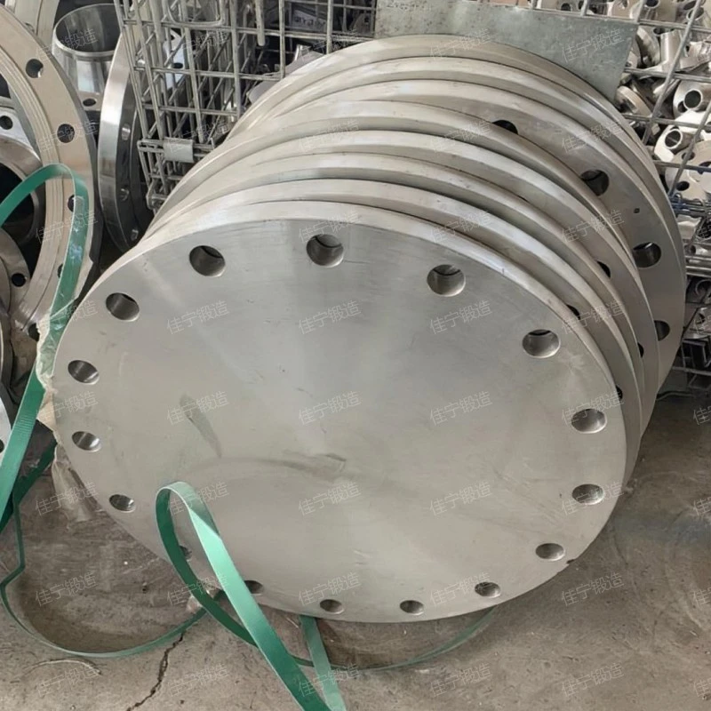 Blind plates for pressure vessels
