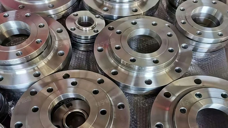 Short neck flat welding flange