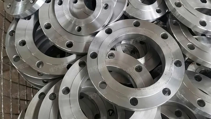 Short neck flat welding flange